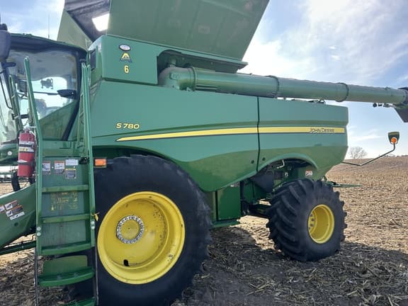 Image of John Deere S780 equipment image 4
