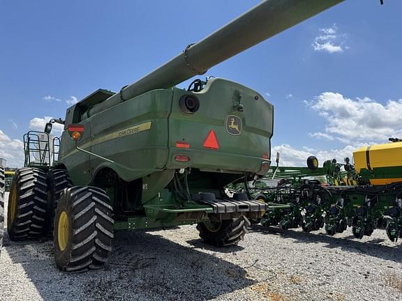 Image of John Deere S780 equipment image 3