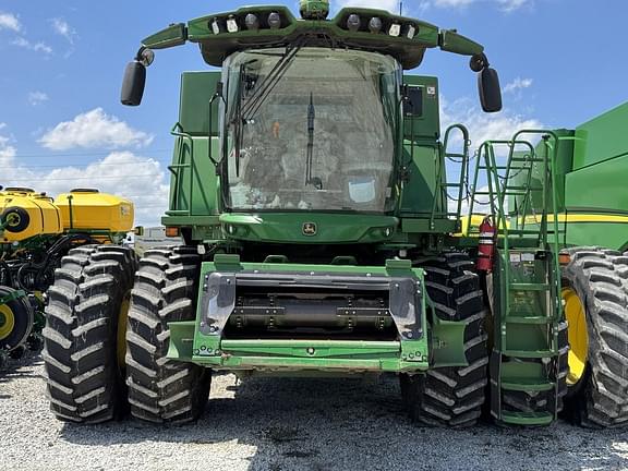 Image of John Deere S780 equipment image 4