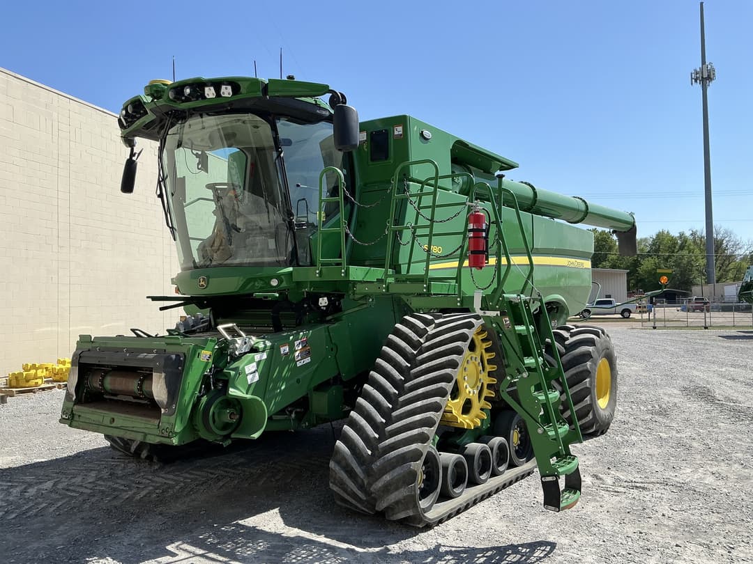 Image of John Deere S780 Image 0