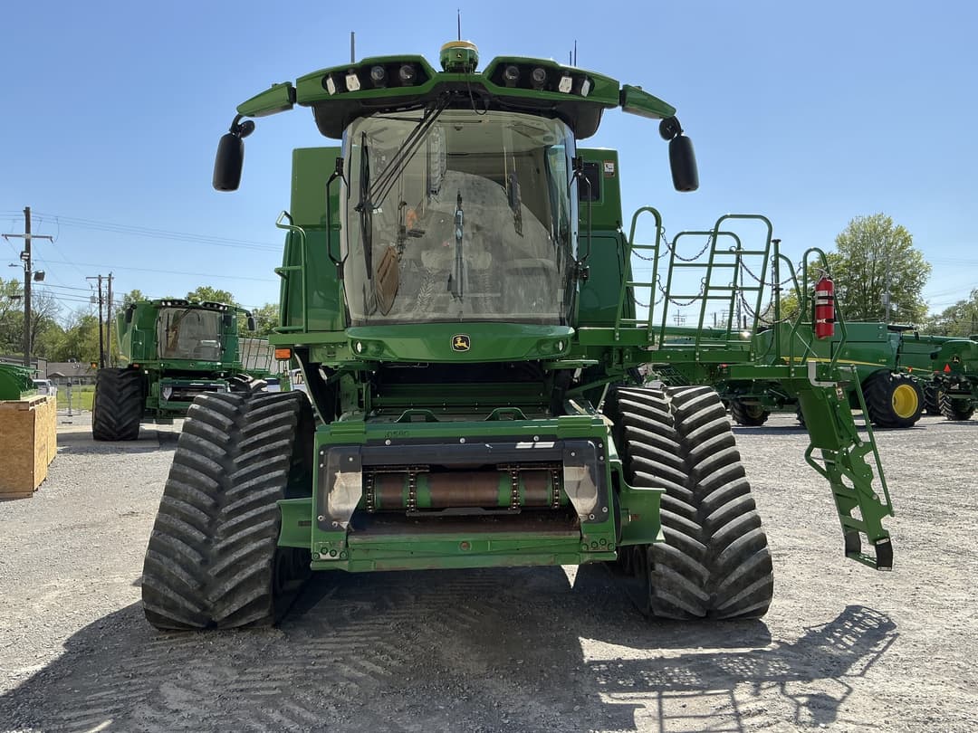 Image of John Deere S780 Image 0