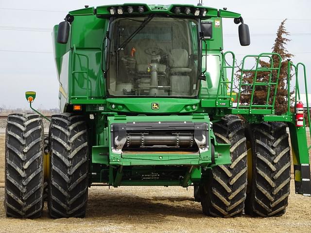 Image of John Deere S780 equipment image 2