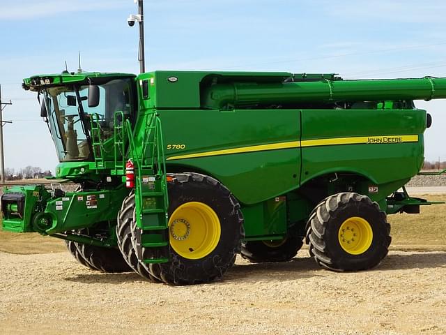 Image of John Deere S780 equipment image 4