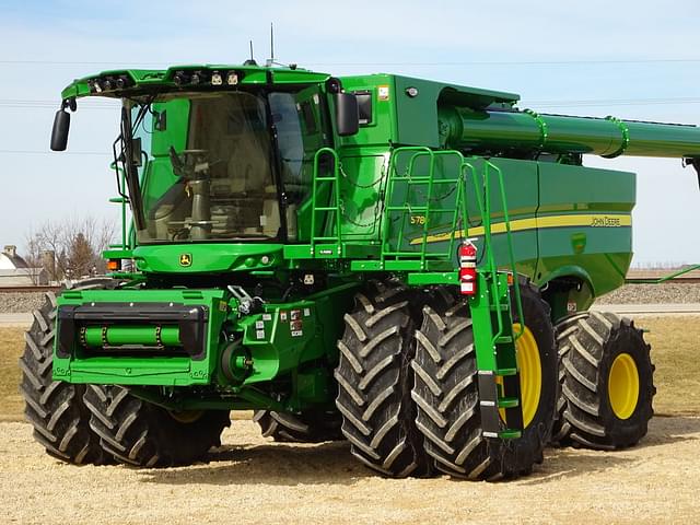 Image of John Deere S780 equipment image 1