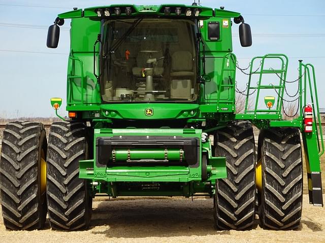 Image of John Deere S780 equipment image 2