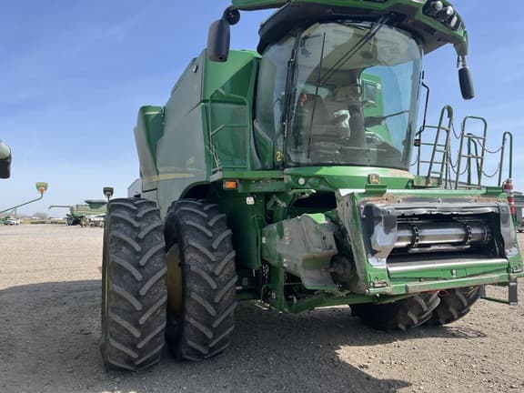 Image of John Deere S780 equipment image 4