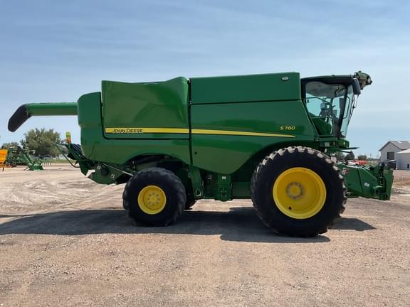 Image of John Deere S780 equipment image 4