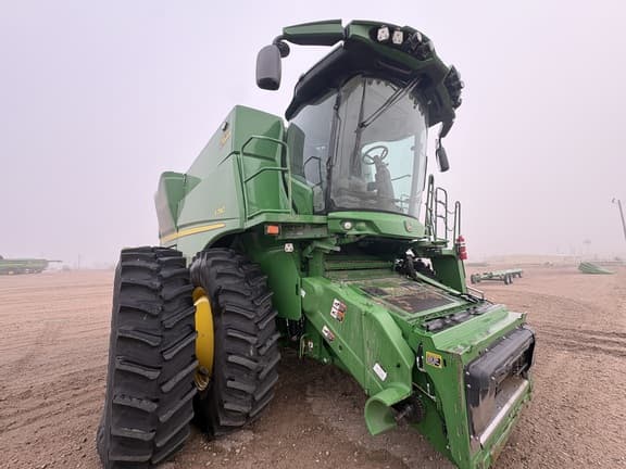 Image of John Deere S780 equipment image 1