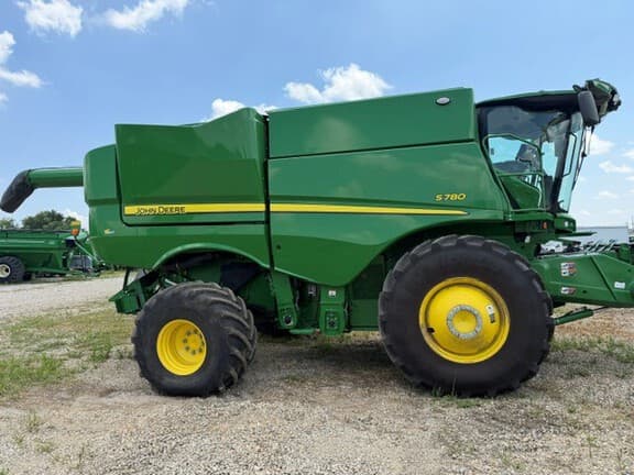 Image of John Deere S780 equipment image 1