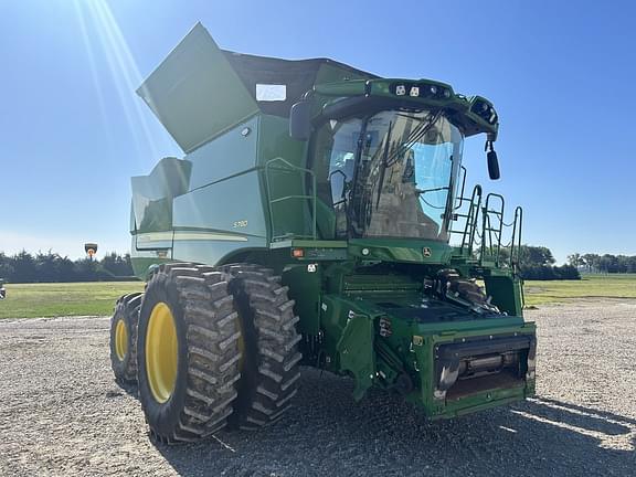 Image of John Deere S780 equipment image 1
