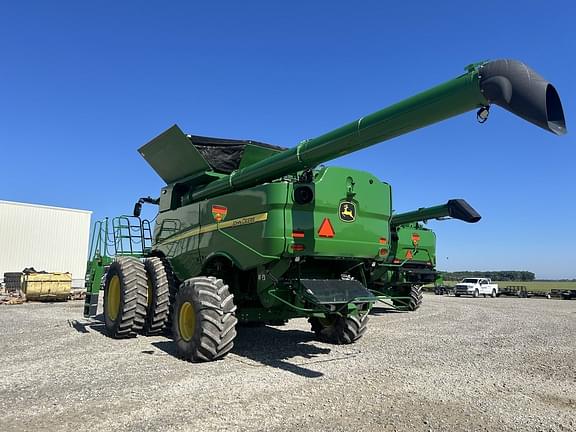 Image of John Deere S780 equipment image 3