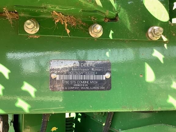 Image of John Deere S780 equipment image 4