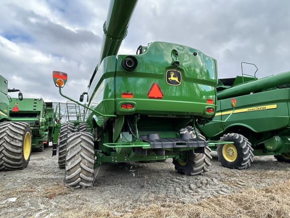 Image of John Deere S780 equipment image 4