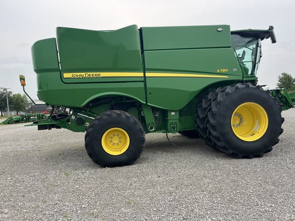 Image of John Deere S780 equipment image 4