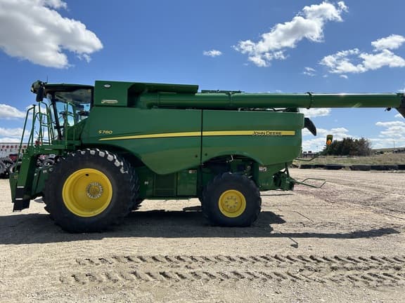 Image of John Deere S780 equipment image 1