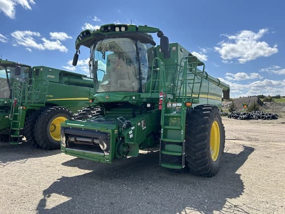 Image of John Deere S780 equipment image 4