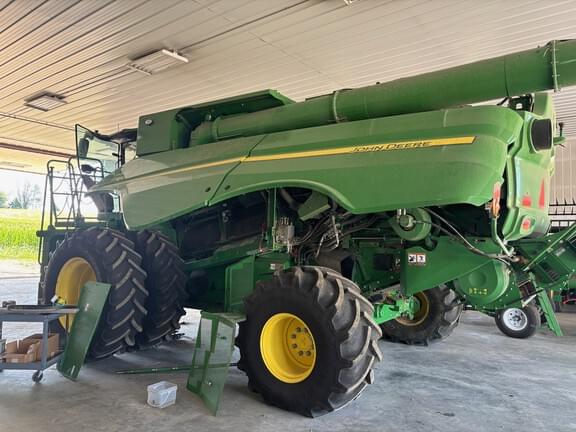 Image of John Deere S780 equipment image 4