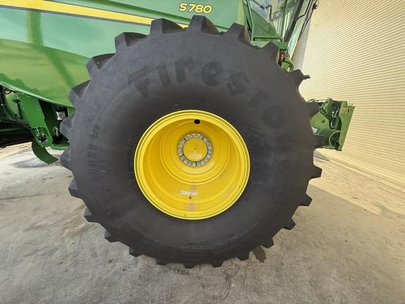 Image of John Deere S780 equipment image 2