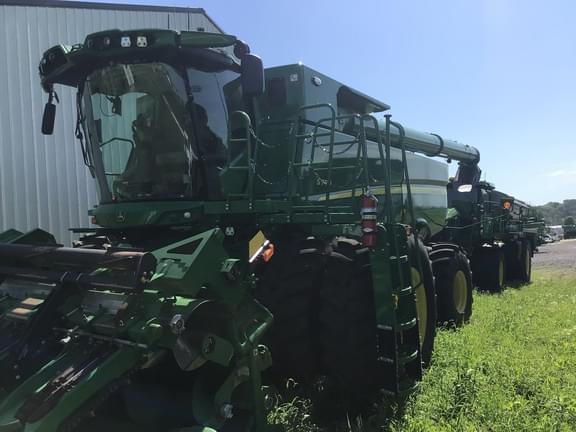 Image of John Deere S780 equipment image 2