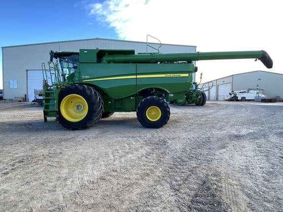 Image of John Deere S780 equipment image 1