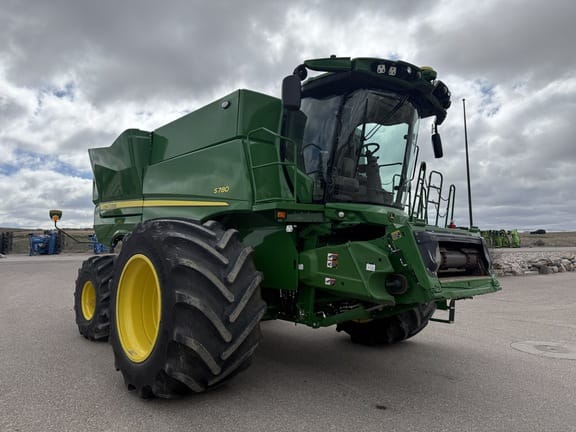 2024 John Deere S780 Equipment Image0