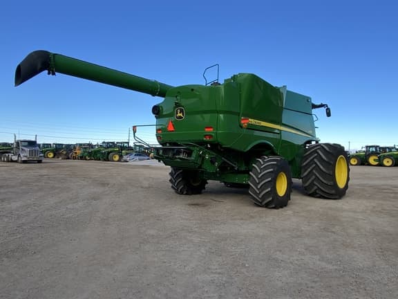 Image of John Deere S780 equipment image 4