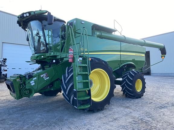Image of John Deere S780 equipment image 1
