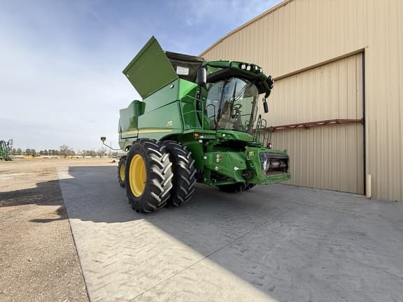 Image of John Deere S780 equipment image 1