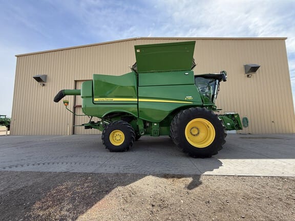 2024 John Deere S780 Equipment Image0