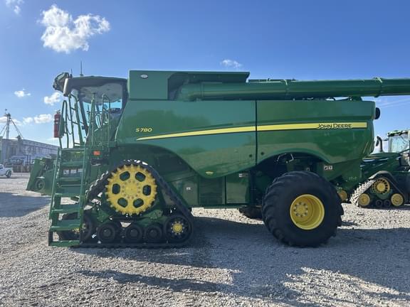 Image of John Deere S780 equipment image 3