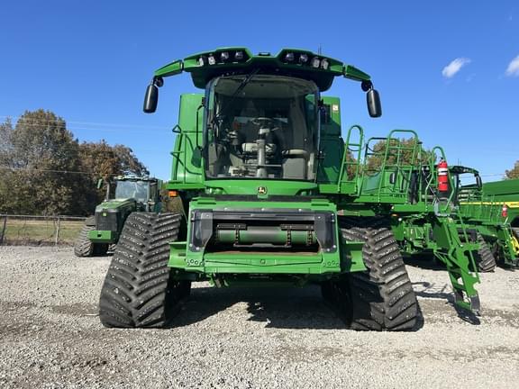 Image of John Deere S780 equipment image 1