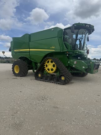 Image of John Deere S780 equipment image 2