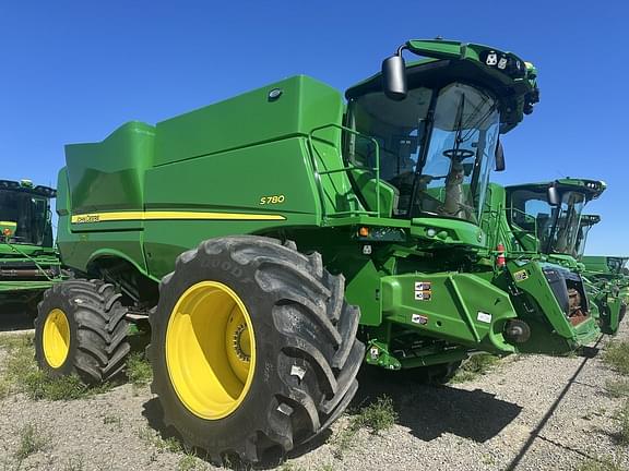 Image of John Deere S780 equipment image 1