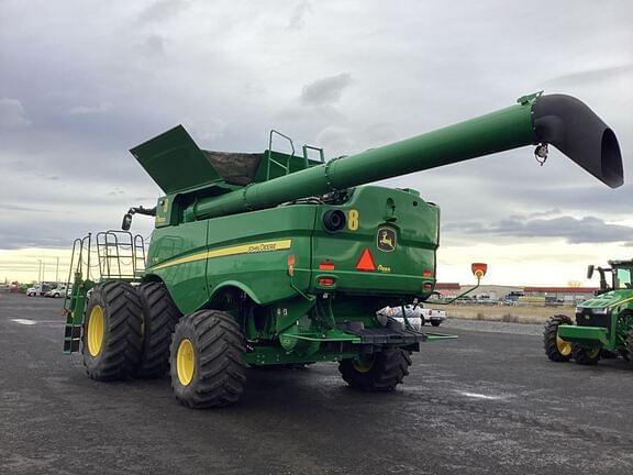 Image of John Deere S780 equipment image 2