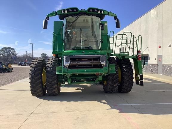 Image of John Deere S780 equipment image 1