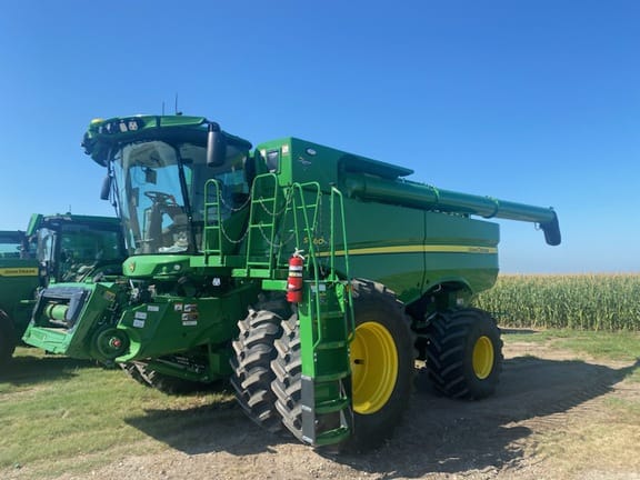 Main image John Deere S780