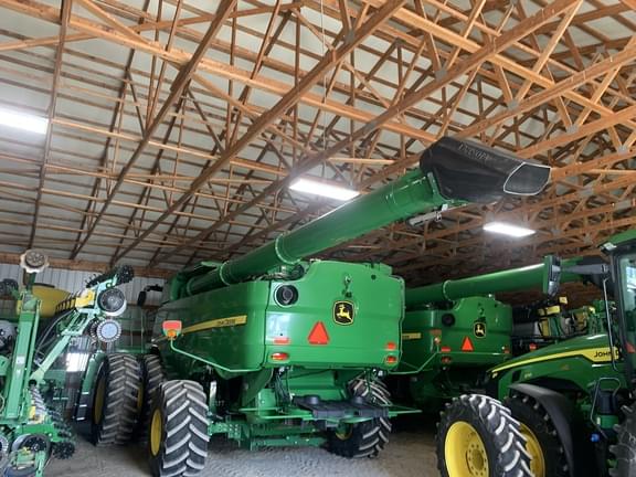 Image of John Deere S780 equipment image 4