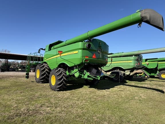 Image of John Deere S780 equipment image 4