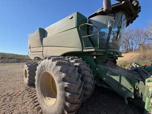 2024 John Deere S780 Image