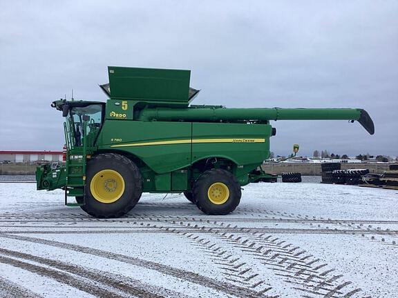 Image of John Deere S780 equipment image 1