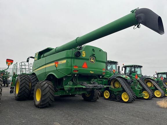 Image of John Deere S780 equipment image 1