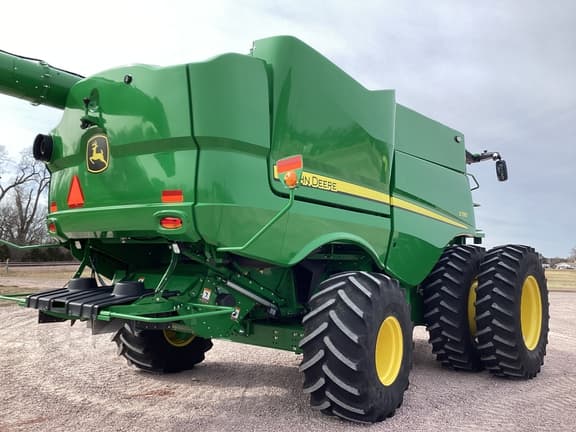 Image of John Deere S780 equipment image 4