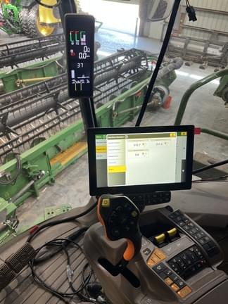 Image of John Deere S780 equipment image 4