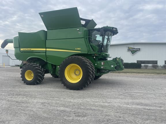 Image of John Deere S780 equipment image 1