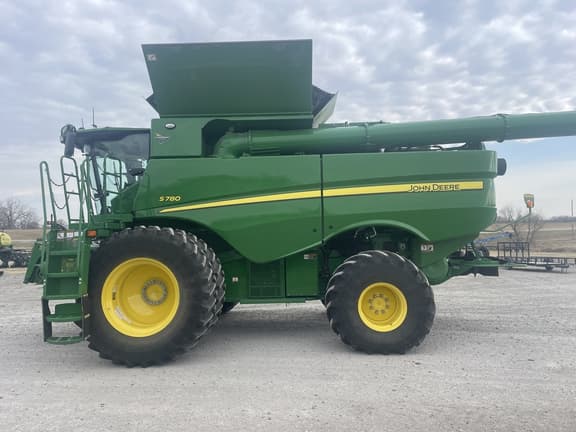 Image of John Deere S780 Primary image