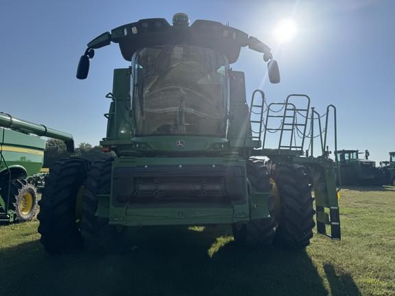 Image of John Deere S780 equipment image 2