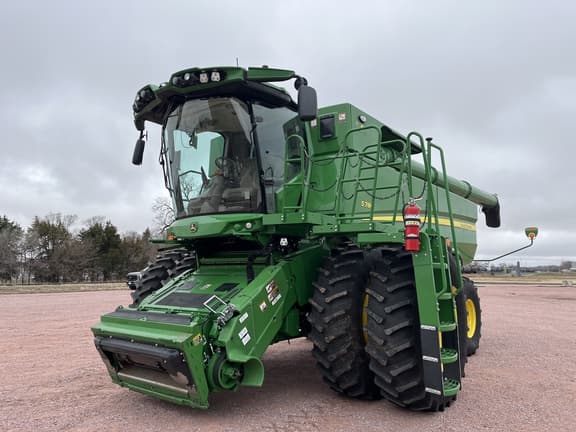 Image of John Deere S780 equipment image 2