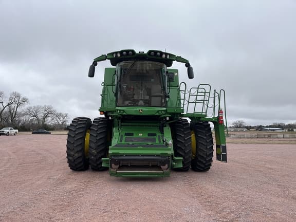 Image of John Deere S780 equipment image 1