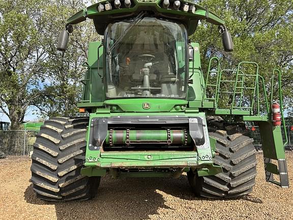 Image of John Deere S780 Image 1