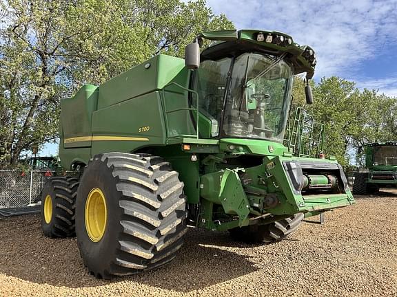 Image of John Deere S780 Image 0